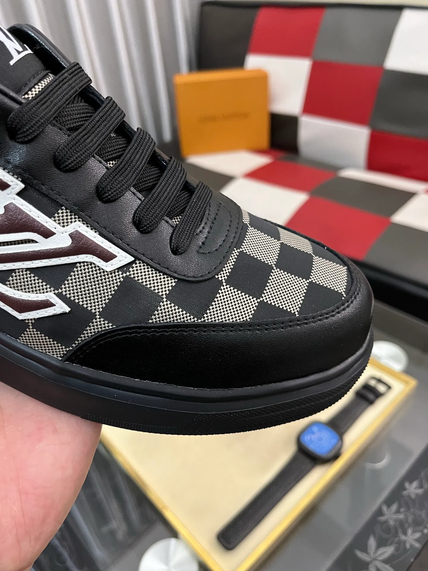Men's shoes 💰400⌚️⌚️【LOUIS VUITTON】Same style as Louis Vuitton* official website 🚹Men's high-top casual shoes❤️Same style as popular celebrities and big names ~ Best-selling at home and abroad Lv focuses on the checkerboard series...Imported first-layer cowhide with special fabrics➕Full sheep leather lining➕Brand-specific hollow outsole💎Number: 38-443️⃣Colors available